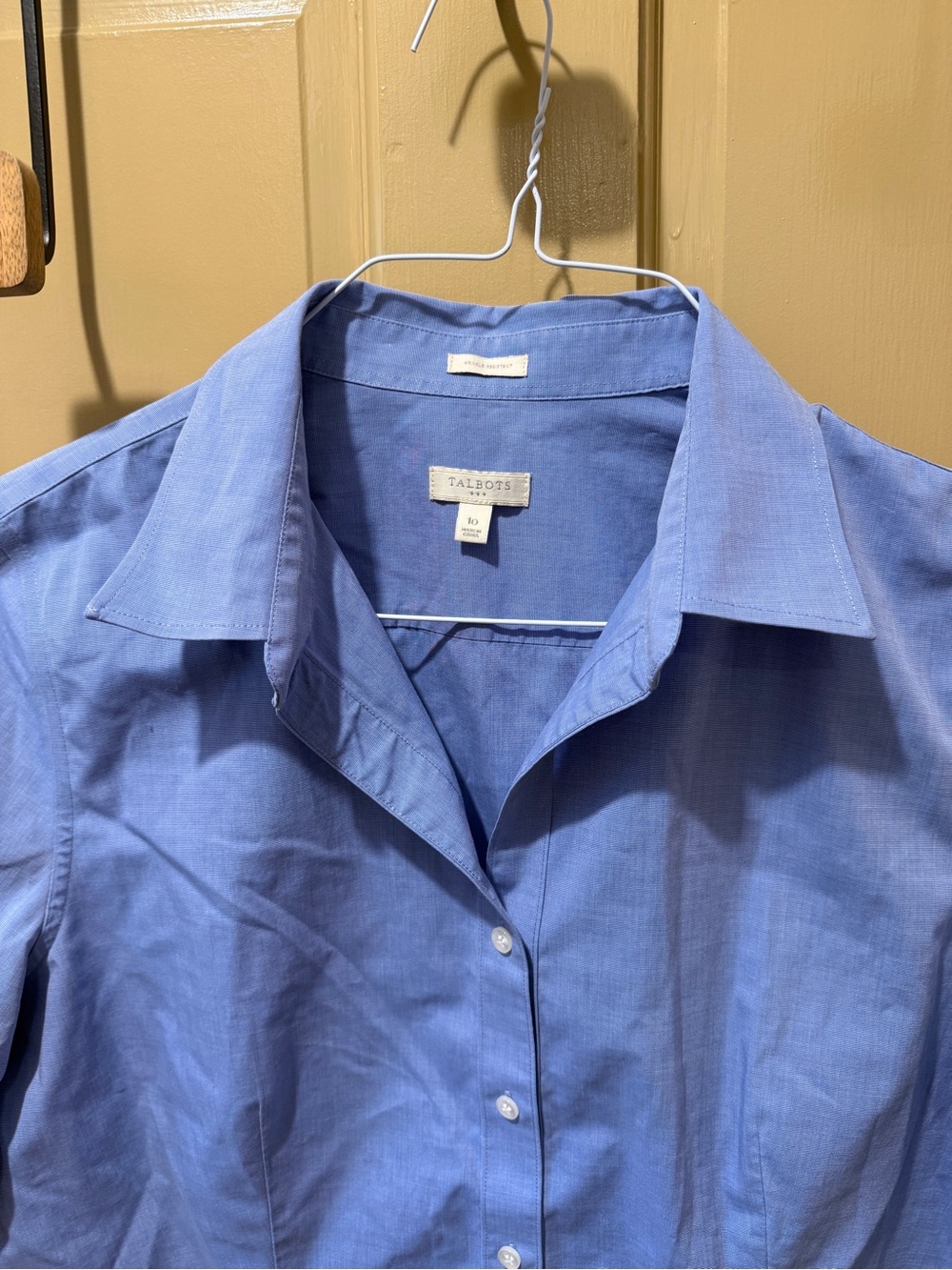 Structured Talbots classic blue button down - Picture 2 of 5